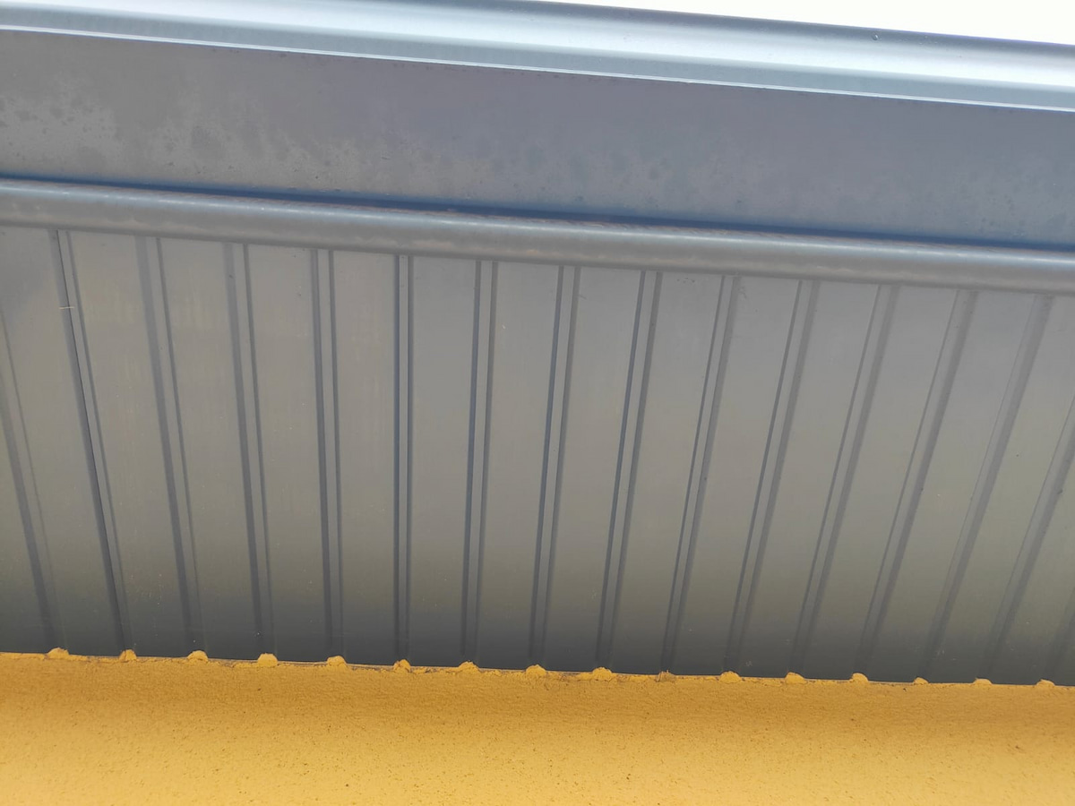 Lambris de sous-face et gouttière en aluminium sur débord de toit